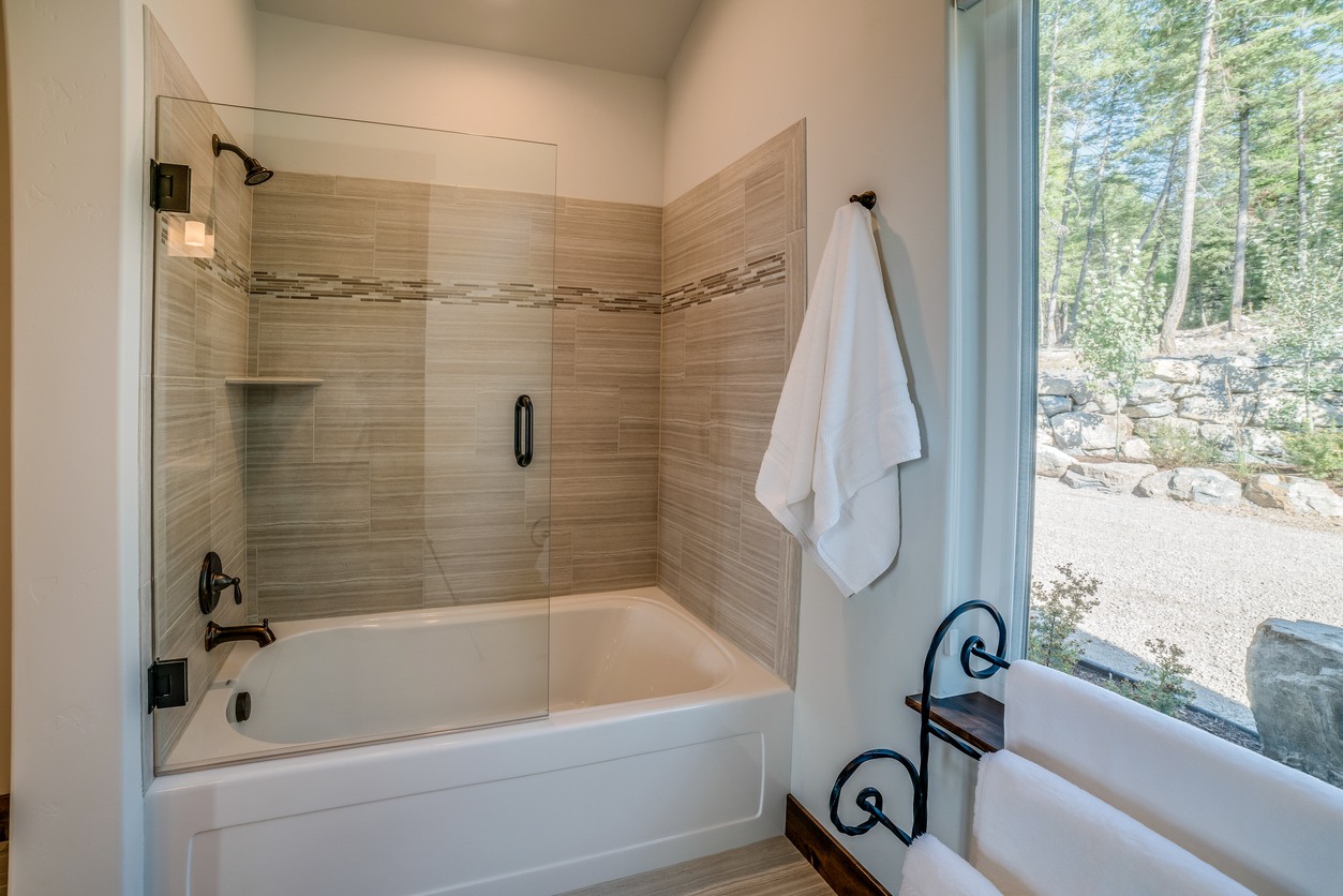 Shower & Tub Installation in Moberly